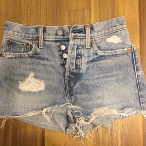 Distressed Levi’s high-waisted shorts